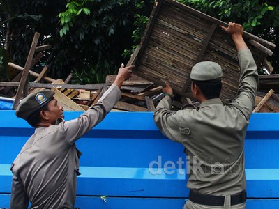 PKL di Pasar Minggu Ditertibkan