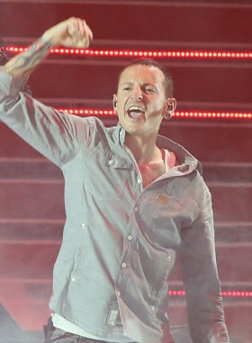Chester Bennington Siap Beri Sentuhan Berbeda di Stone Temple Pilots