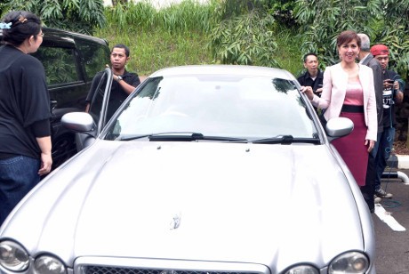  Mobil Jaguar, Masalah Baru dalam Perceraian Ivan dan Venna