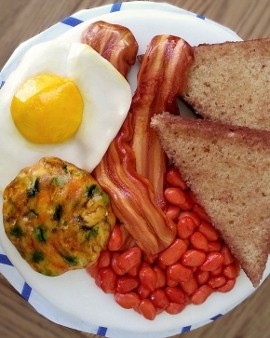 Wah, Ternyata Hotdog dan Spaghetti Ini Terbuat dari Cake!
