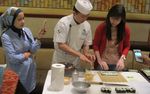 Mengupas Trik Membuat Sushi Klasik Jepang Bersama Chef Singho Ishimaru