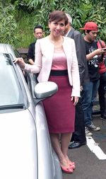 Mobil Jaguar Venna Melinda