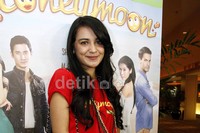 Senyuman manis Shireen. Noel/detikHOT.