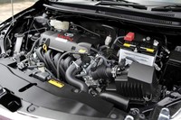 Vios karakter mesinnya lebih kalem, dan untuk akselerasi menunda lebih lama dari Yaris. Mesin Vios ini memiliki daya maksimum 109 ps. Anda akan merasakan tenaga maksimal Vios saat mesin mobil sudah berputar pada 6.000 RPM. (dok. Toyota)