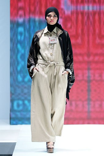 Jakarta, Indonesia - 30 Mei. Ida Royani West to East. Indonesia Islamic Fashion Fair 2013 at Jakarta Convention Center. 30 Mei 2013. Senayan. Jakarta. [Foto: Mohammad Abduh/Wolipop]