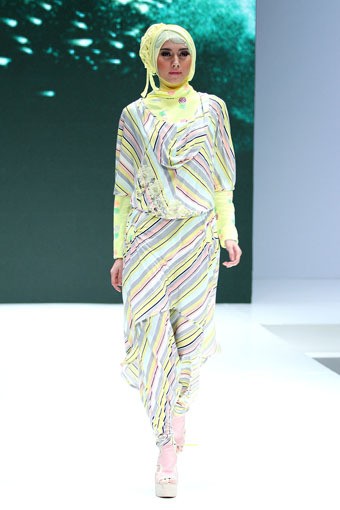 Jakarta, Indonesia - 31 Mei. Ethinicant by Jeny Tjahyawaty. Indonesia Islamic Fashion Fair 2013 at Jakarta Convention Center. 31 Mei 2013. Senayan. Jakarta. [Foto: Mohammad Abduh/Wolipop]