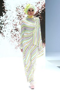 Jakarta, Indonesia - 31 Mei. Ethinicant by Jeny Tjahyawaty. Indonesia Islamic Fashion Fair 2013 at Jakarta Convention Center. 31 Mei 2013. Senayan. Jakarta. [Foto: Mohammad Abduh/Wolipop]