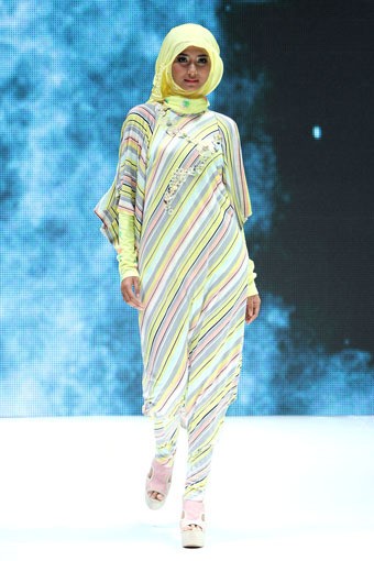 Jakarta, Indonesia - 31 Mei. Ethinicant by Jeny Tjahyawaty. Indonesia Islamic Fashion Fair 2013 at Jakarta Convention Center. 31 Mei 2013. Senayan. Jakarta. [Foto: Mohammad Abduh/Wolipop]