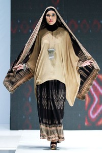 Jakarta, Indonesia - 30 Mei. Ida Royani West to East. Indonesia Islamic Fashion Fair 2013 at Jakarta Convention Center. 30 Mei 2013. Senayan. Jakarta. [Foto: Mohammad Abduh/Wolipop]