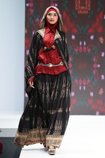 Jakarta, Indonesia - 30 Mei. Ida Royani West to East. Indonesia Islamic Fashion Fair 2013 at Jakarta Convention Center. 30 Mei 2013. Senayan. Jakarta. [Foto: Mohammad Abduh/Wolipop]