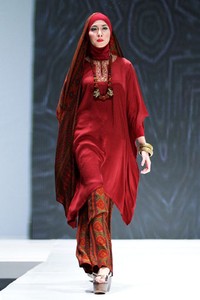 Jakarta, Indonesia - 30 Mei. Ida Royani West to East. Indonesia Islamic Fashion Fair 2013 at Jakarta Convention Center. 30 Mei 2013. Senayan. Jakarta. [Foto: Mohammad Abduh/Wolipop]