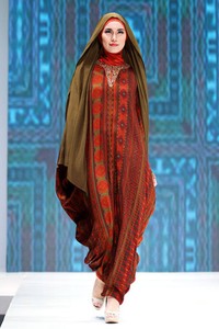Jakarta, Indonesia - 30 Mei. Ida Royani West to East. Indonesia Islamic Fashion Fair 2013 at Jakarta Convention Center. 30 Mei 2013. Senayan. Jakarta. [Foto: Mohammad Abduh/Wolipop]