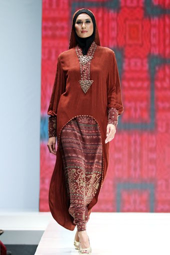 Jakarta, Indonesia - 30 Mei. Ida Royani West to East. Indonesia Islamic Fashion Fair 2013 at Jakarta Convention Center. 30 Mei 2013. Senayan. Jakarta. [Foto: Mohammad Abduh/Wolipop]