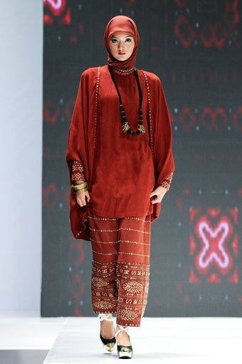 Jakarta, Indonesia - 30 Mei. Ida Royani West to East. Indonesia Islamic Fashion Fair 2013 at Jakarta Convention Center. 30 Mei 2013. Senayan. Jakarta. [Foto: Mohammad Abduh/Wolipop]