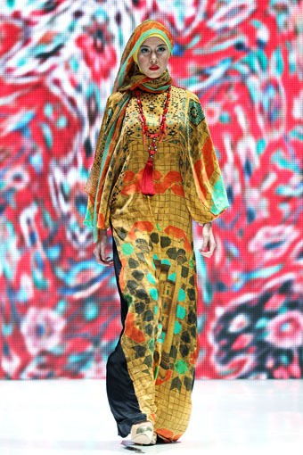 Jakarta, Indonesia - 30 Mei. Itang Yunasz Tabrish. Indonesia Islamic Fashion Fair 2013 at Jakarta Convention Center. 30 Mei 2013. Senayan. Jakarta. [Foto: Mohammad Abduh/Wolipop]