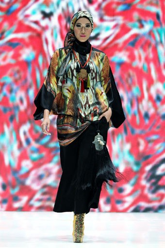 Jakarta, Indonesia - 30 Mei. Itang Yunasz Tabrish. Indonesia Islamic Fashion Fair 2013 at Jakarta Convention Center. 30 Mei 2013. Senayan. Jakarta. [Foto: Mohammad Abduh/Wolipop]