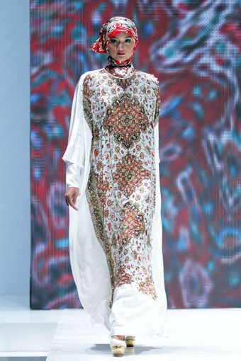 Jakarta, Indonesia - 30 Mei. Itang Yunasz Tabrish. Indonesia Islamic Fashion Fair 2013 at Jakarta Convention Center. 30 Mei 2013. Senayan. Jakarta. [Foto: Mohammad Abduh/Wolipop]