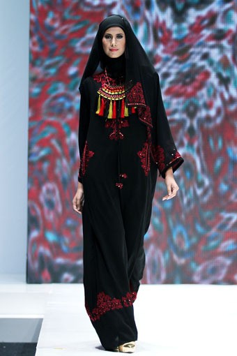 Jakarta, Indonesia - 30 Mei. Itang Yunasz Tabrish. Indonesia Islamic Fashion Fair 2013 at Jakarta Convention Center. 30 Mei 2013. Senayan. Jakarta. [Foto: Mohammad Abduh/Wolipop]