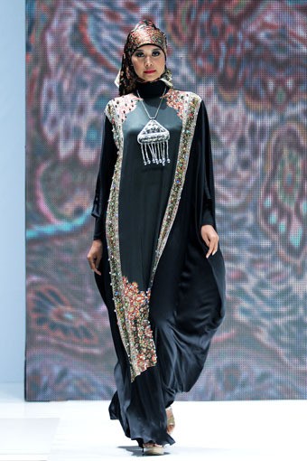 Jakarta, Indonesia - 30 Mei. Itang Yunasz Tabrish. Indonesia Islamic Fashion Fair 2013 at Jakarta Convention Center. 30 Mei 2013. Senayan. Jakarta. [Foto: Mohammad Abduh/Wolipop]