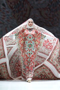 Jakarta, Indonesia - 30 Mei. Itang Yunasz Tabrish. Indonesia Islamic Fashion Fair 2013 at Jakarta Convention Center. 30 Mei 2013. Senayan. Jakarta. [Foto: Mohammad Abduh/Wolipop]