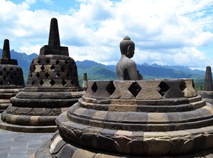 Mengintip Kemegahan Cantik Buddha Terbesar di Dunia