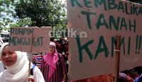 Selain mengusung isu menolak perampasan tanah, para petani yang tergabung dalam 'Gerakan Rakyat Anti Monopoli dan Perampasan Tanah' tersebut juga menolak rencana kenaikan harga bahan bakar minyak (BBM).