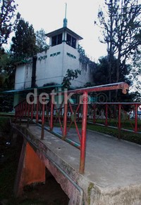 Sejak direnovasi pada tahun 2002 lalu oleh pemerintah daerah, Fort de Kock, kawasan benteng kini menjadi Taman Kota Bukittinggi (Bukittinggi City Park) dan Taman Burung Tropis (Tropical Bird Park). Gus Mun/detikFoto.