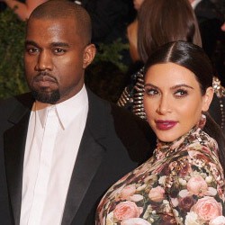 Kim Kardashian Hamil Bayi Perempuan