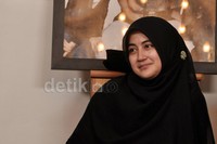 Pipik terlihat lebih tegar. Noel/detikHOT.