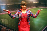 Gaya serba merah Terry Putri. Ridho/detikHOT.