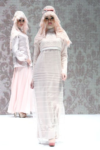 Jakarta, Indonesia - 31 Mei 2013. La Perle by Irna Mutiara Ma Belle. Indonesia Islamic Fashion Fair 2013 at Jakarta Convention Center. Senayan. Jakarta. [Foto: Mohammad Abduh/Wolipop]