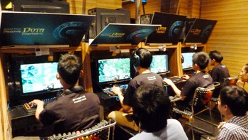     Logitech membuktikan keseriusannya dalam menggarap pasar gaming di Indonesia dengan mengadakan National DotA Tornament. (kredit foto: Logitech)