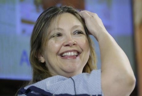 Heroik, Ibu Melahirkan Bayi Kembar Prematur di Pinggir Jalan