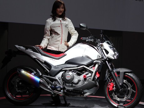 Honda Tak Mau Gegabah Jualan Moge