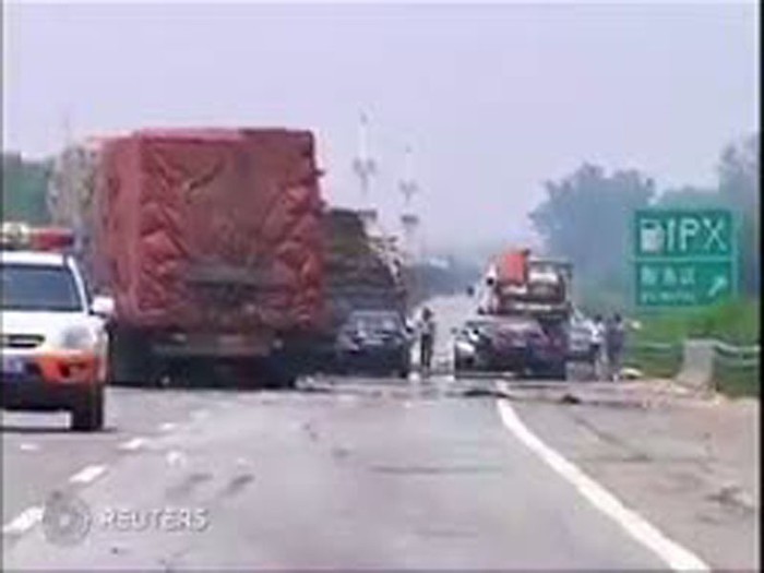 Tabrakan Beruntun 56 Mobil, 9 Orang Tewas