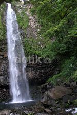 Menikmati Pesona Air Terjun Lembah Anai