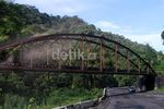 Menikmati Pesona Air Terjun Lembah Anai