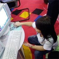 Jejaring Sosial, Taman Bermain Berbahaya bagi Anak-anak