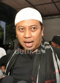 Banyak masyarakat yang datang ke pengajian 40 hari Uje, Opick terkejut. Noel/detikHOT.