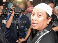 Saya dibuat terkejut lagi. Masya Allah, satu hal yang bagaimana nggak bisa berbohong pada kita. Masyarakat, sampai tukang jualan. Kebahagiaan tersendiri buat keluarga, ujarnya. Noel/detikHOT.