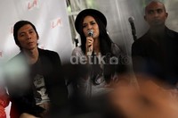 Kolaborasi Slank dengan para penyanyi canti tersebut nantinya akan disebut 'Rejuvenated'.