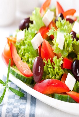 Ingin Makan Salad Untuk Makan Siang? Ikuti Trik Ini Agar Tetap Ramping!