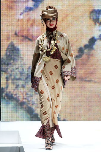 Jakarta, Indonesia - 31 Mei. Zikin Royal Influence. Indonesia Islamic Fashion Fair 2013 at Jakarta Convention Center. 31 Mei 2013. Senayan. Jakarta. [Foto: Mohammad Abduh/Wolipop]