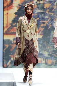 Jakarta, Indonesia - 31 Mei. Zikin Royal Influence. Indonesia Islamic Fashion Fair 2013 at Jakarta Convention Center. 31 Mei 2013. Senayan. Jakarta. [Foto: Mohammad Abduh/Wolipop]