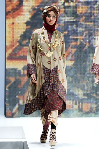 Jakarta, Indonesia - 31 Mei. Zikin Royal Influence. Indonesia Islamic Fashion Fair 2013 at Jakarta Convention Center. 31 Mei 2013. Senayan. Jakarta. [Foto: Mohammad Abduh/Wolipop]