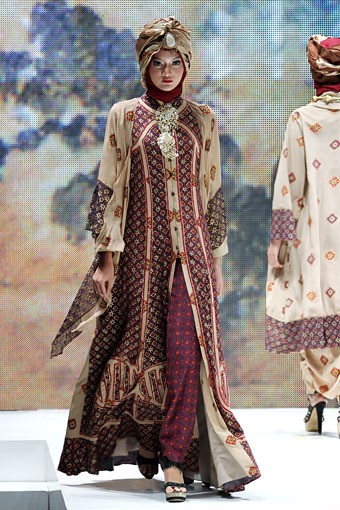 Jakarta, Indonesia - 31 Mei. Zikin Royal Influence. Indonesia Islamic Fashion Fair 2013 at Jakarta Convention Center. 31 Mei 2013. Senayan. Jakarta. [Foto: Mohammad Abduh/Wolipop]