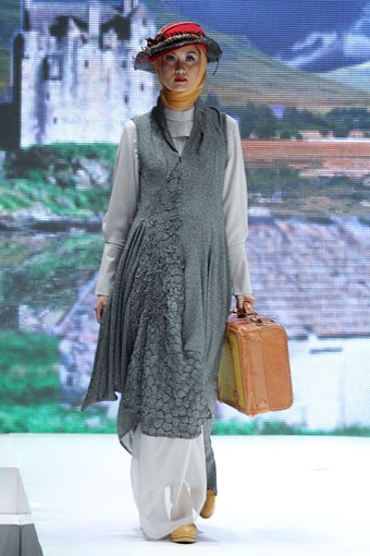 Jakarta, Indonesia - 31 Mei. Nuniek Mawardi Scott. Indonesia Islamic Fashion Fair 2013 at Jakarta Convention Center. 31 Mei 2013. Senayan. Jakarta. [Foto: Mohammad Abduh/Wolipop]