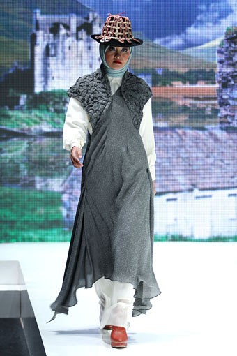 Jakarta, Indonesia - 31 Mei. Nuniek Mawardi Scott. Indonesia Islamic Fashion Fair 2013 at Jakarta Convention Center. 31 Mei 2013. Senayan. Jakarta. [Foto: Mohammad Abduh/Wolipop]