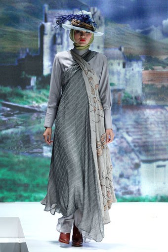 Jakarta, Indonesia - 31 Mei. Nuniek Mawardi Scott. Indonesia Islamic Fashion Fair 2013 at Jakarta Convention Center. 31 Mei 2013. Senayan. Jakarta. [Foto: Mohammad Abduh/Wolipop]