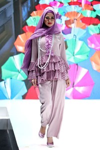 Jakarta, Indonesia - 31 Mei. Sisesa by Merry Pramono Romantic Youth. Indonesia Islamic Fashion Fair 2013 at Jakarta Convention Center. 31 Mei 2013. Senayan. Jakarta. [Foto: Mohammad Abduh/Wolipop]